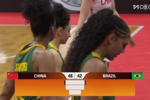 投篮十分坚决！李月汝无视对手补防果断出手，飚进准压哨三分！