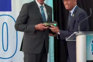 韩后创始人王敢敢：每年花50万打篮球 就为“熬走”同行 ？