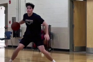 湖人惨败雷霆，球迷用《武状元苏乞儿》名场面恶搞😂