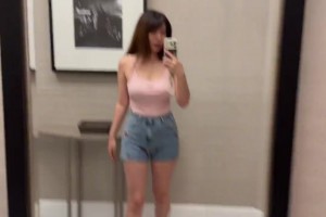 没开美颜！烤肉姐自拍秀身材：你们觉得我真的胖吗？🙊